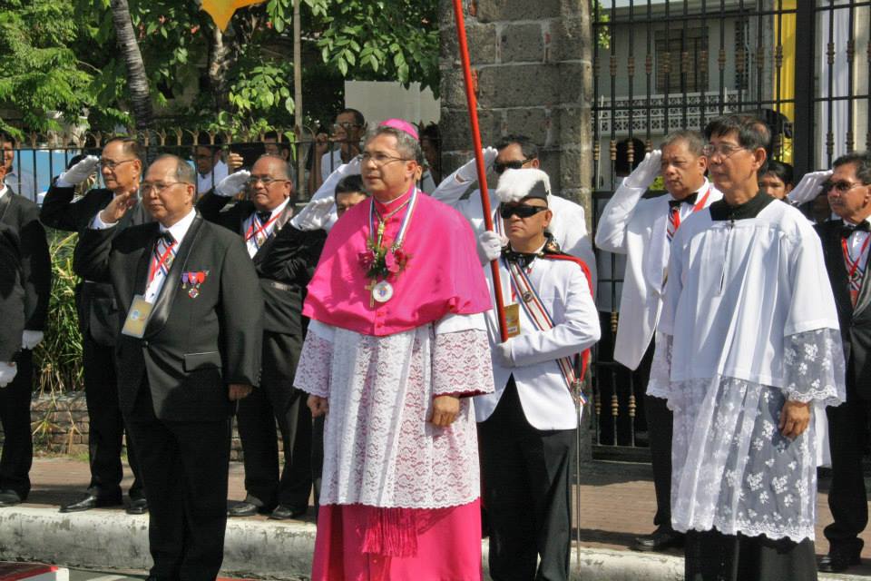 Welcoming Honors for Bishop Rey by the City Government (3)